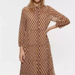 Gorgeous Zara woman maxi tiered dress w/ geometric pattern (nude slip) sz S